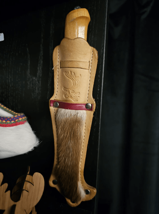 Sàmi knife Reindeer leather & pelt